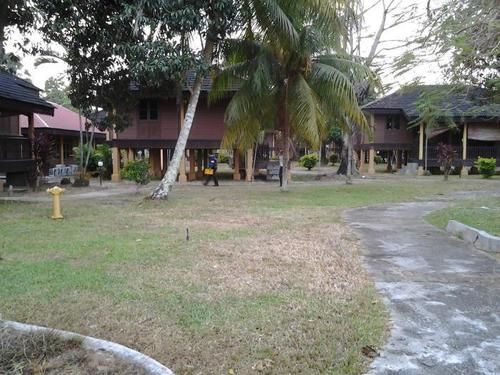 Green Village Pasir Salak Eco River Resort Kampung Gajah  外观 照片